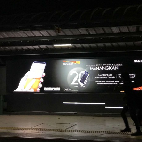 適用于任何環(huán)境的靈活耐用的織物顯示屏織物燈箱