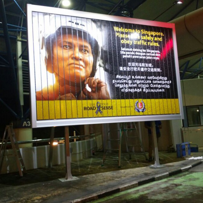 耐用太陽(yáng)能廣告板旋轉(zhuǎn)鋁制三視標(biāo)志